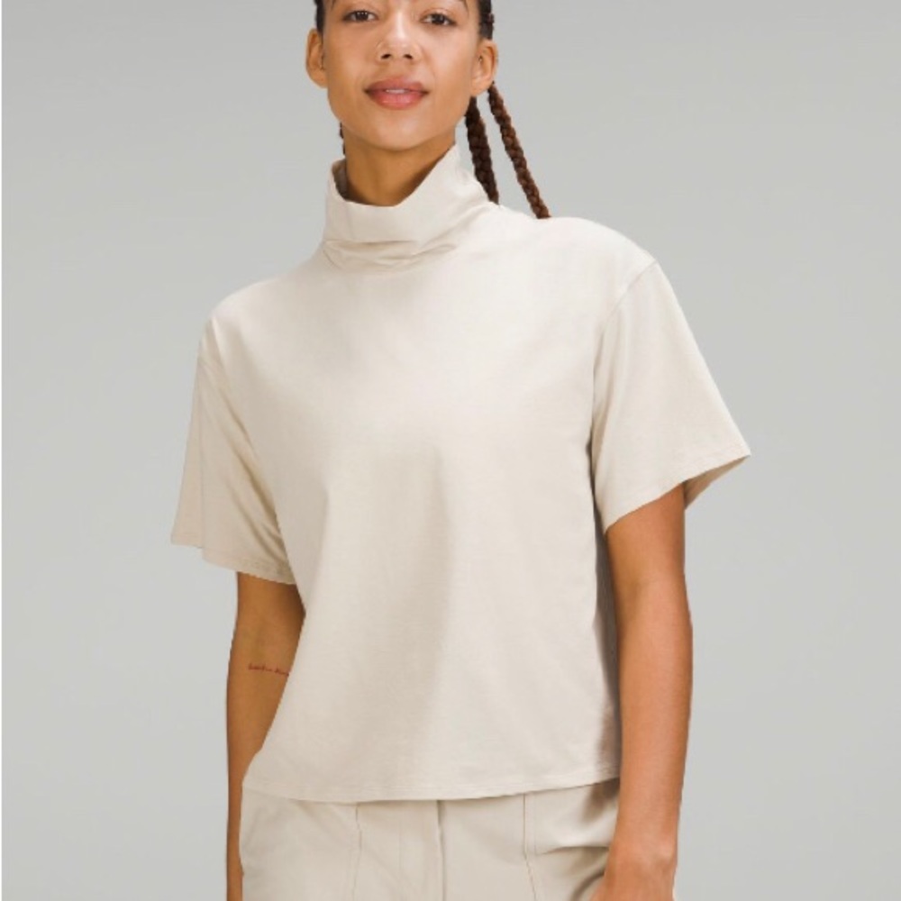 Lululemon turtle neck short sleeve